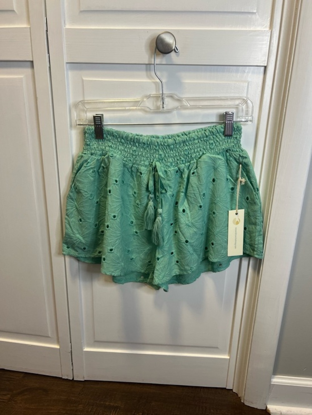 NWT Ocean Drive Mint Green Eyelet Smocked Shorts Size Medium